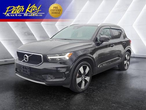 2019 Volvo XC40 T5 Momentum