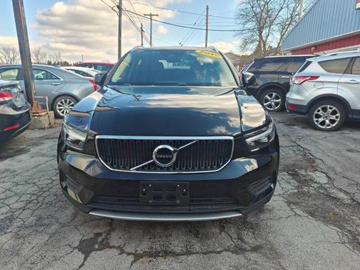 2019 Volvo XC40 T5 Momentum