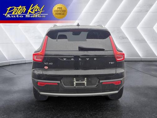 2019 Volvo XC40 T5 Momentum