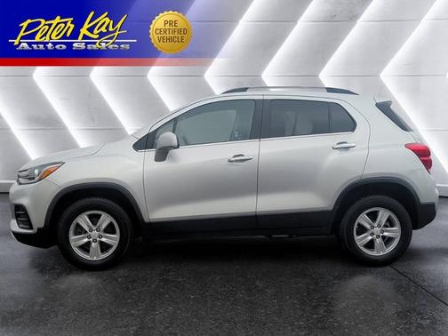 Silver Ice Metallic 2017 Chevrolet Trax LT