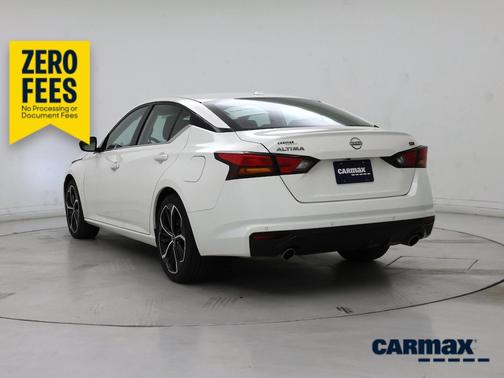 White 2025 Nissan Altima SR