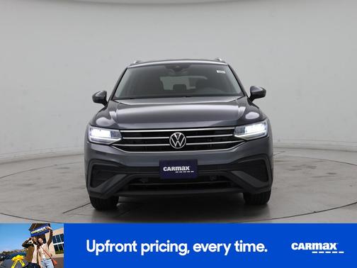 Gray 2023 Volkswagen Tiguan SE
