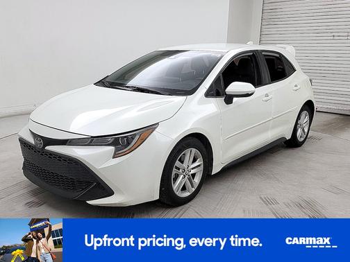 White 2020 Toyota Corolla Hatchback SE