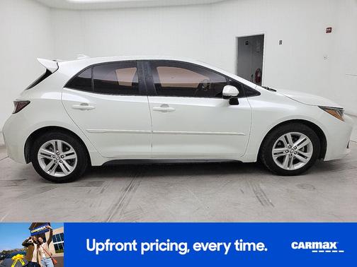 White 2020 Toyota Corolla Hatchback SE
