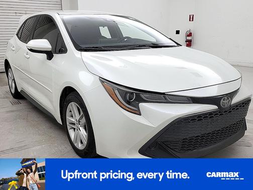 White 2020 Toyota Corolla Hatchback SE