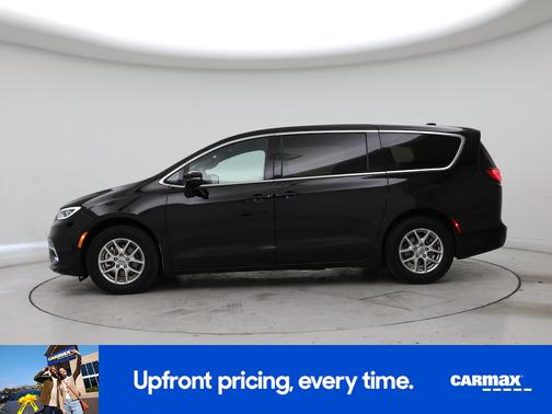 Black 2025 Chrysler Pacifica Select