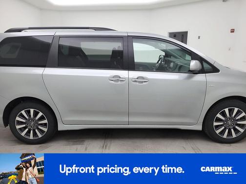 2020 Toyota Sienna XLE