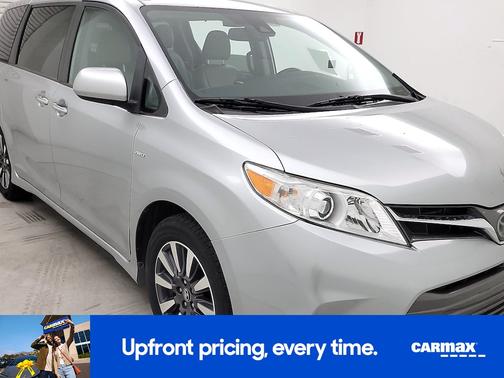 2020 Toyota Sienna XLE