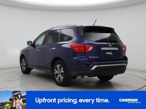 2017 Nissan Pathfinder SV