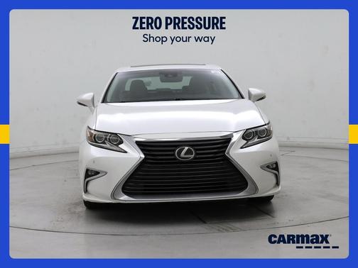 White 2017 Lexus ES 350