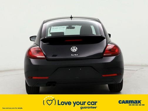 Photo 3 of 24 of 2017 Volkswagen Beetle 1.8T S