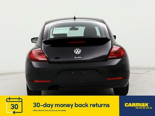 Photo 2 of 24 of 2017 Volkswagen Beetle 1.8T S