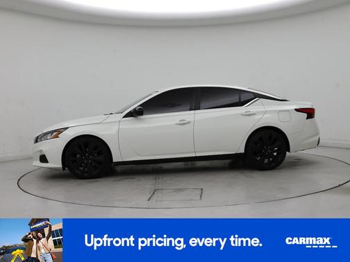 White 2021 Nissan Altima SR