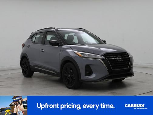 Gray 2022 Nissan Kicks SR