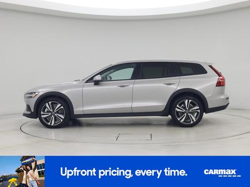 2025 Volvo V60 Cross Country B5 Plus