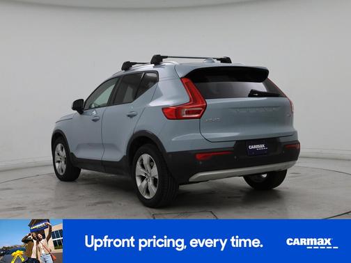 Blue 2019 Volvo XC40 T5 Momentum