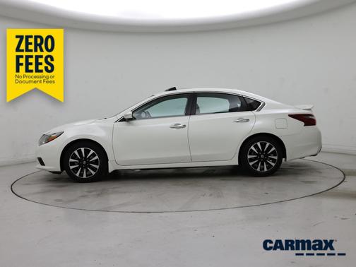 White 2018 Nissan Altima SL