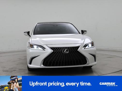White 2025 Lexus ES 350 Luxury