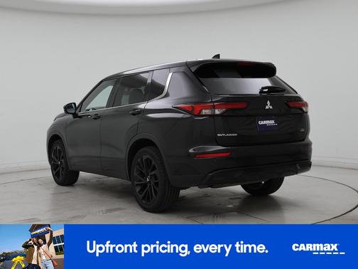 Black 2023 Mitsubishi Outlander SE Black Edition