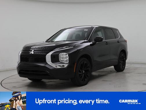 Black 2023 Mitsubishi Outlander SE Black Edition