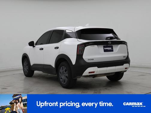 White 2025 Nissan Kicks S