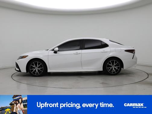 White 2023 Toyota Camry Hybrid SE