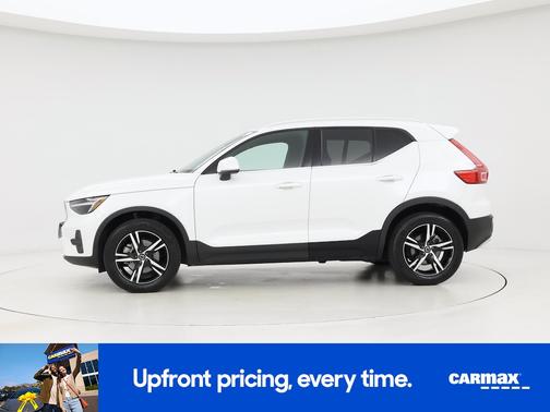 2025 Volvo XC40 B5 Core Bright Theme