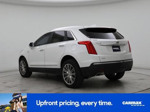White 2017 Cadillac XT5 Luxury
