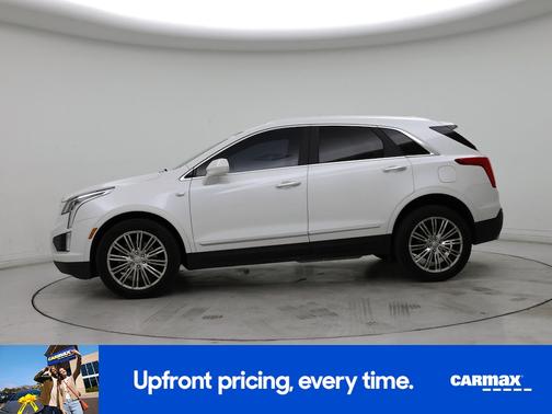 White 2017 Cadillac XT5 Luxury