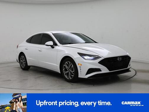 White 2022 Hyundai SONATA SEL