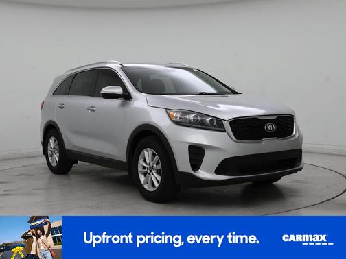 Silver 2019 Kia Sorento LX