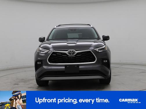 Gray 2023 Toyota Highlander Platinum