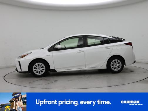 White 2022 Toyota Prius LE