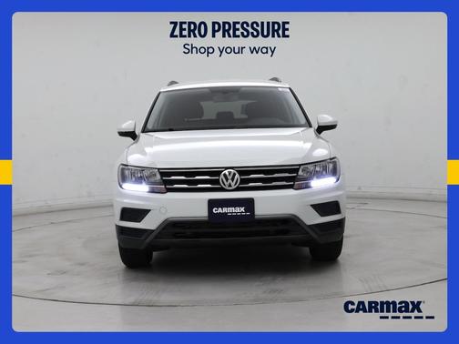 White 2018 Volkswagen Tiguan SE