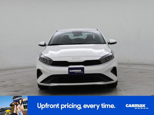 White 2023 Kia Forte LX
