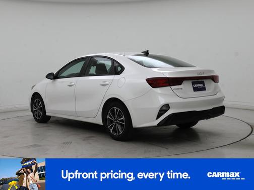 White 2023 Kia Forte LX