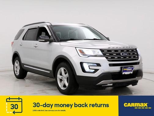 Photo 1 of 27 of 2017 Ford Explorer XLT