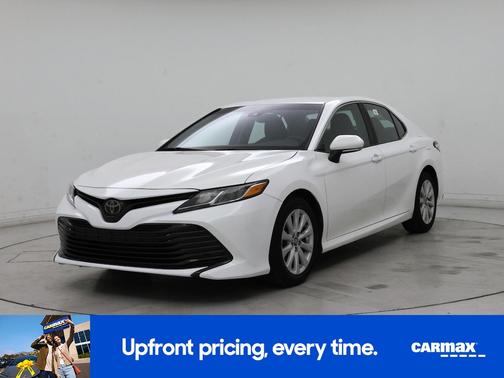 White 2018 Toyota Camry LE