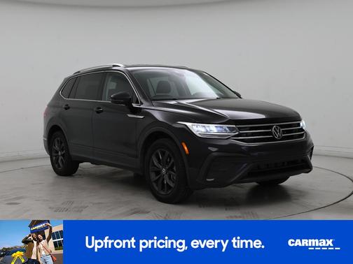 Black 2022 Volkswagen Tiguan SE