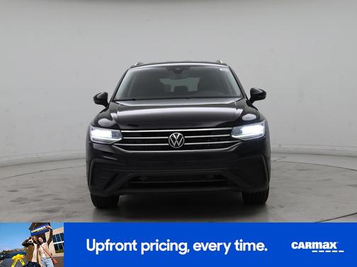 Black 2022 Volkswagen Tiguan SE