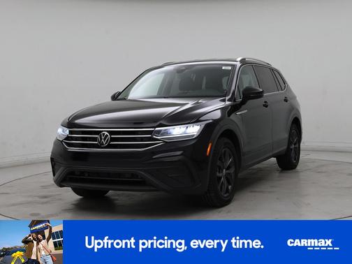 Black 2022 Volkswagen Tiguan SE