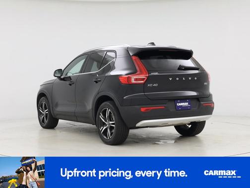 2025 Volvo XC40 B5 Core Bright Theme