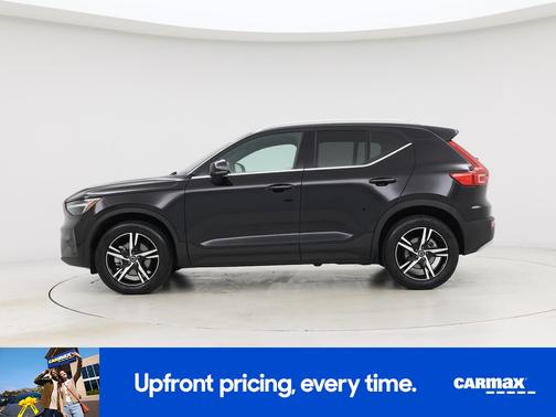 2025 Volvo XC40 B5 Core Bright Theme