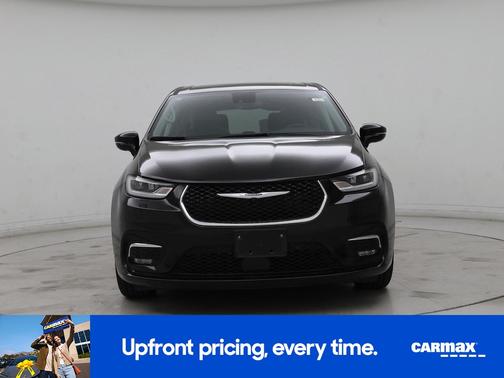 Black 2024 Chrysler Pacifica Limited