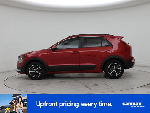 Red 2025 Kia Niro EX
