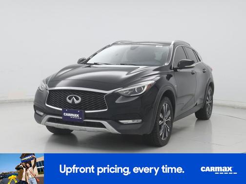 2017 INFINITI QX30 Premium