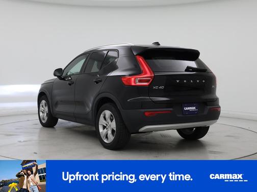 2021 Volvo XC40 T5 Momentum