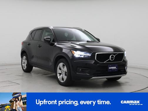 2021 Volvo XC40 T5 Momentum