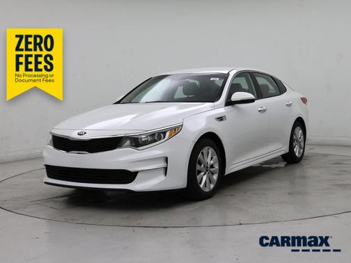 White 2018 Kia Optima LX