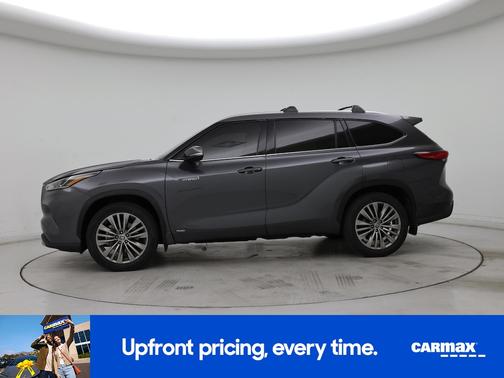 Gray 2021 Toyota Highlander Hybrid Platinum